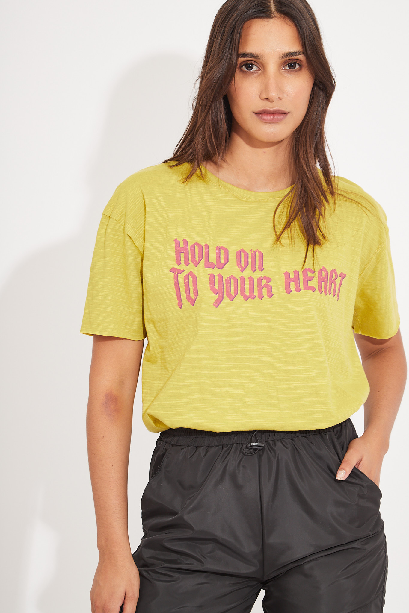 Remera HOLD ON